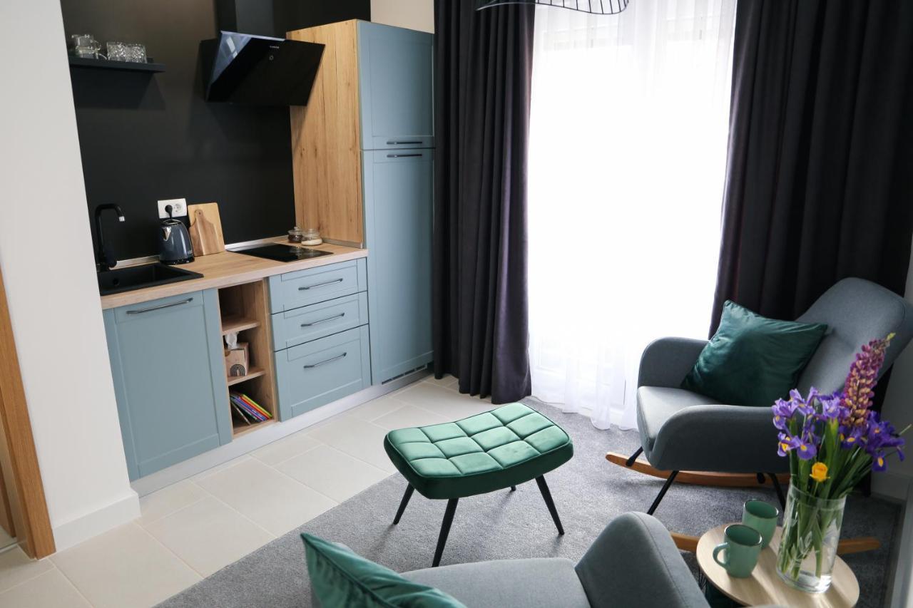 Flora Studio Apartments โคเรนนิซา ภายนอก รูปภาพ