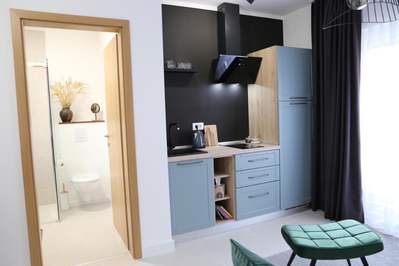 Flora Studio Apartments โคเรนนิซา ภายนอก รูปภาพ