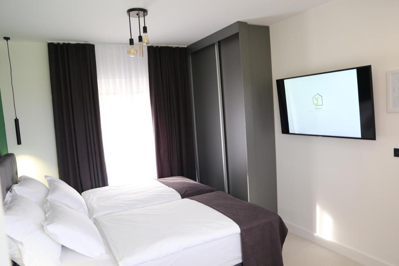 Flora Studio Apartments โคเรนนิซา ภายนอก รูปภาพ